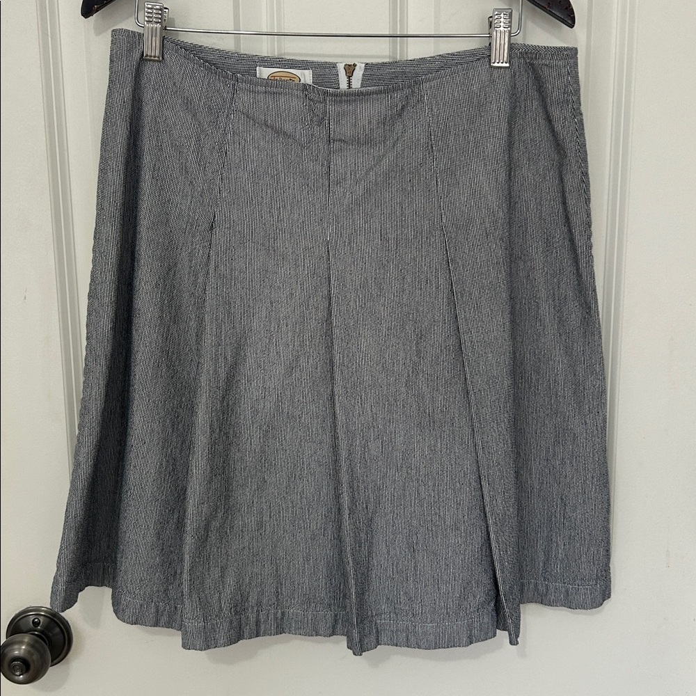 Talbots Woven A-line pleated Skirt size 16 petite black & white cotton